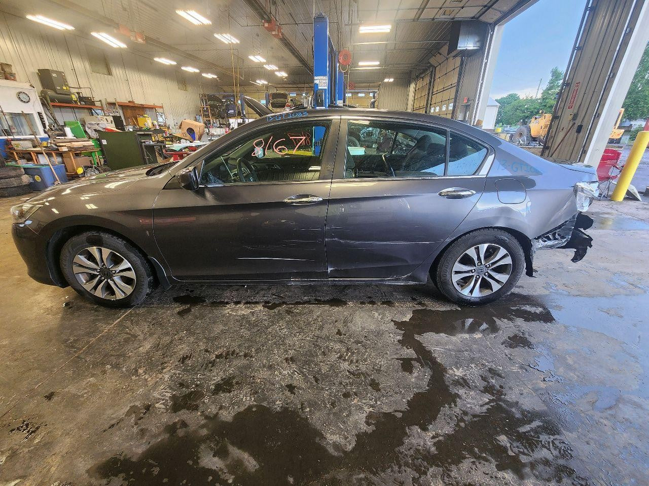 Used Windshield Wiper Motor fits: 2013 Honda Accord 2.4 Grade A