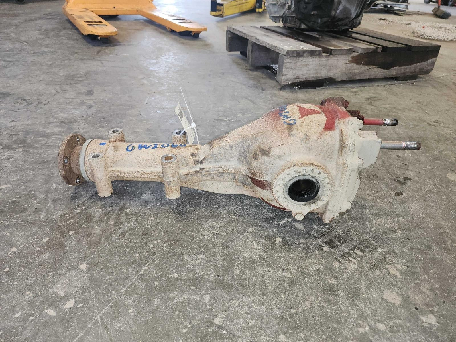 Used Differential Carrier Assembly fits: 2017 Subaru Legacy rear Wagon 2.5L AT 4