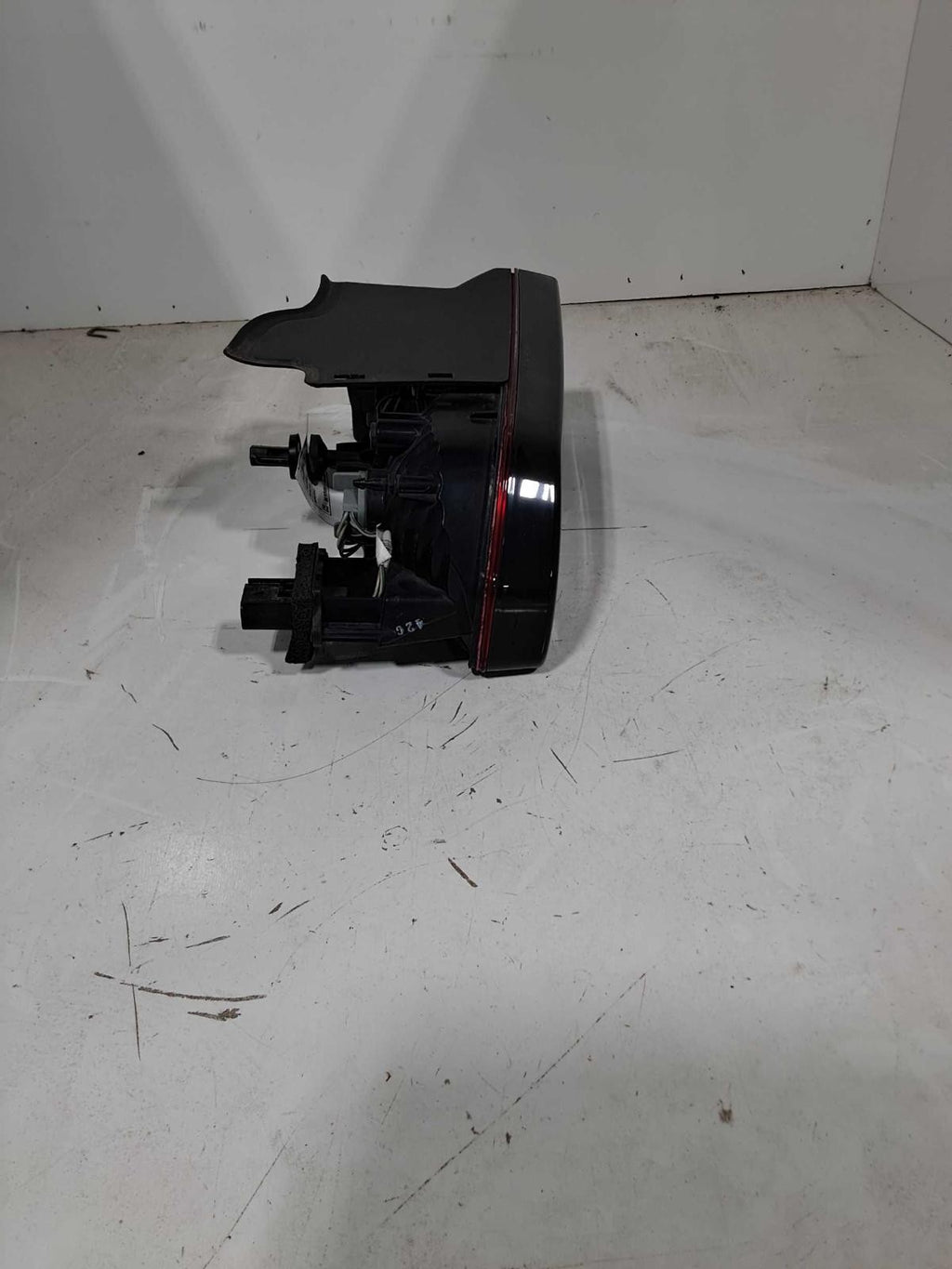 Used Right Tail Light Assembly fits: 2019 Chevrolet Traverse quarter panel mount