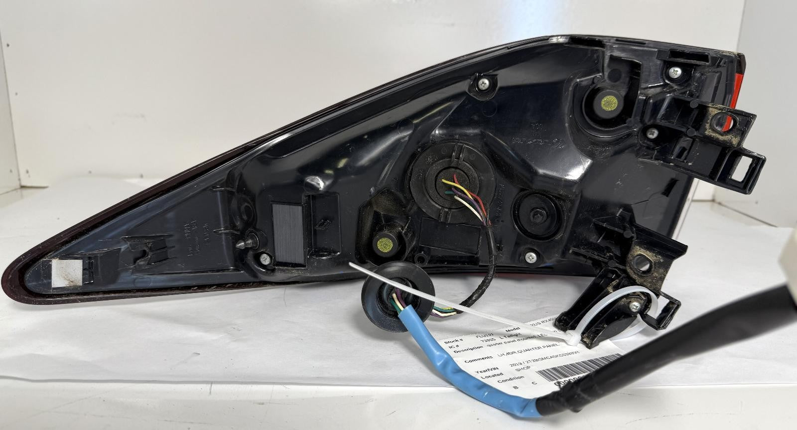 2016-2019 LEXUS RX450H TAILLIGHT LEFT SIDE QUARTER MOUNTED OEM