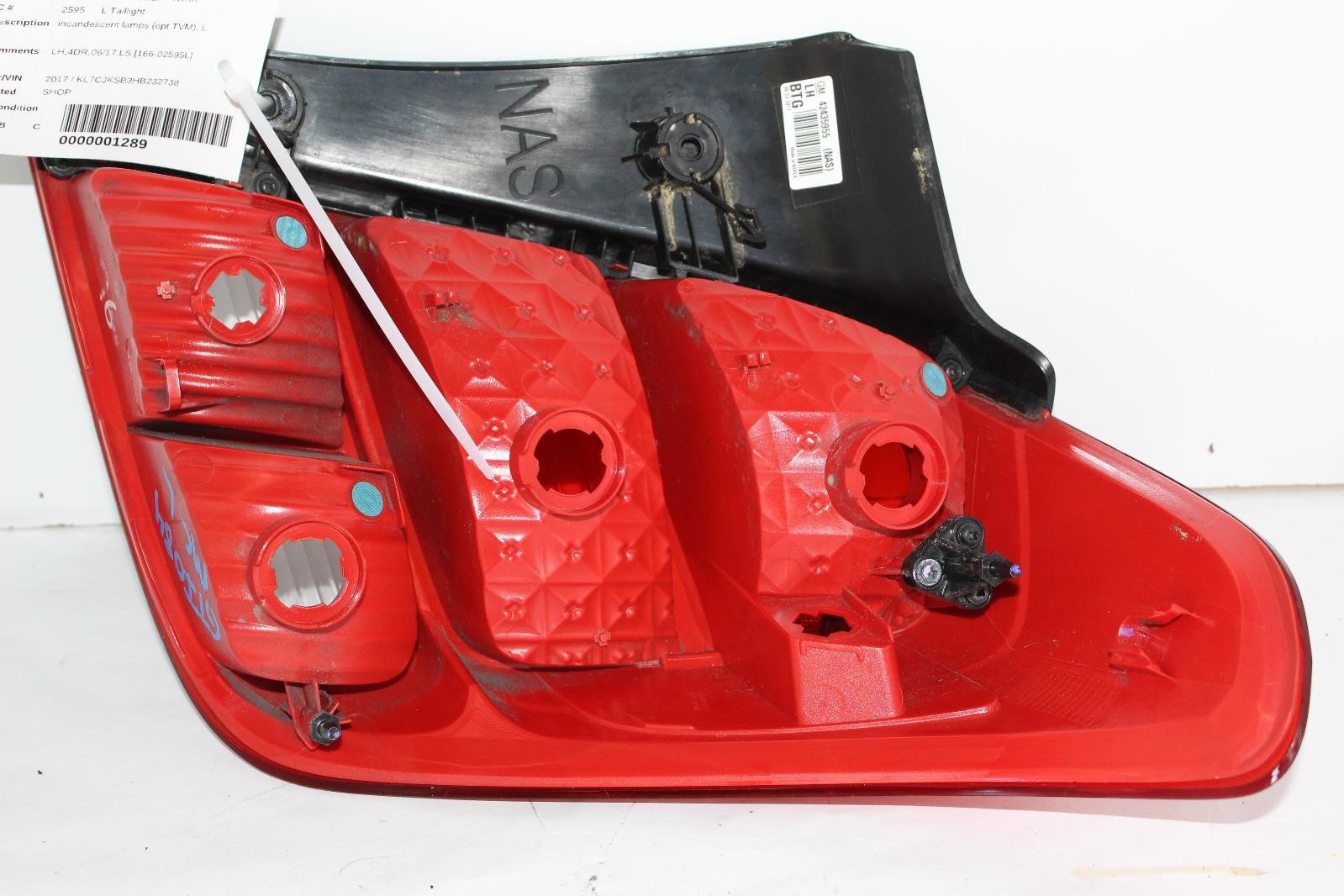 Used Left Tail Light Assembly fits: 2017 Chevrolet Trax Left Grade A