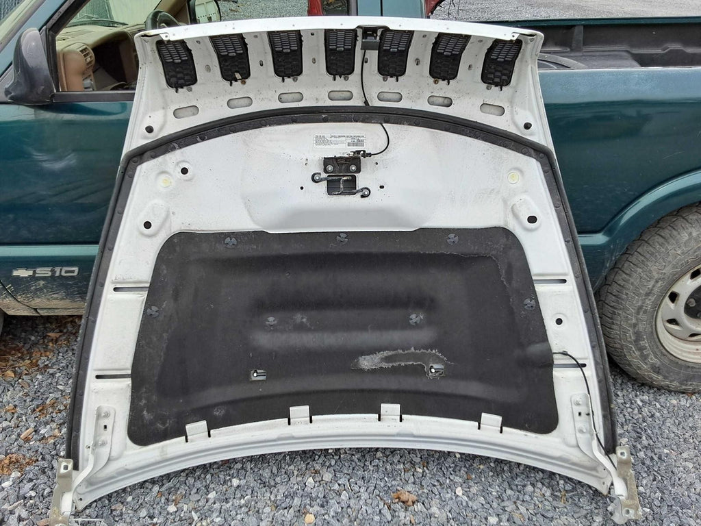 Used Hood fits: 2017 Jeep Cherokee  Grade A