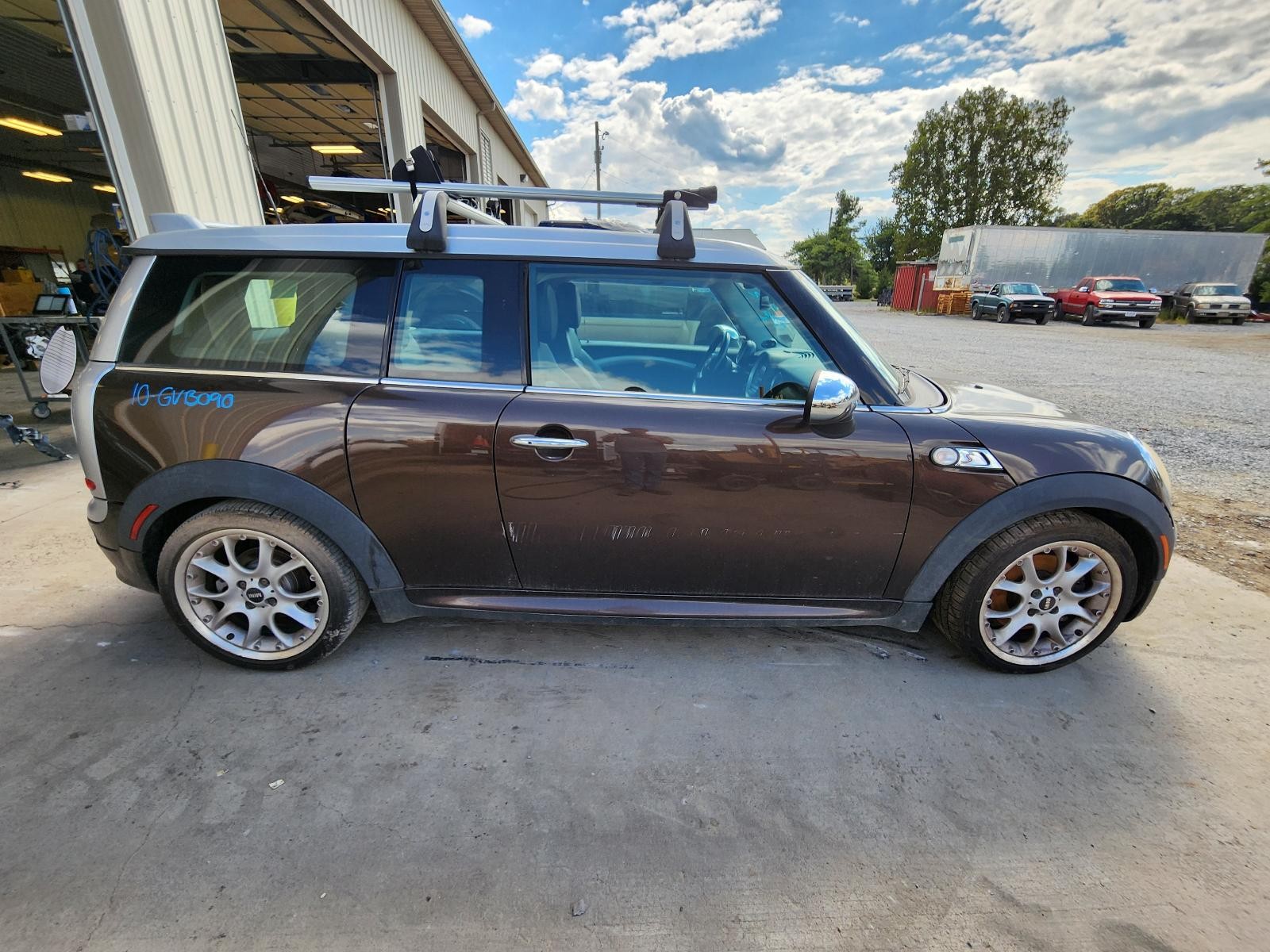 Used Left Door Mirror fits: 2010 Mini Clubman Power HT power folding chrome cove