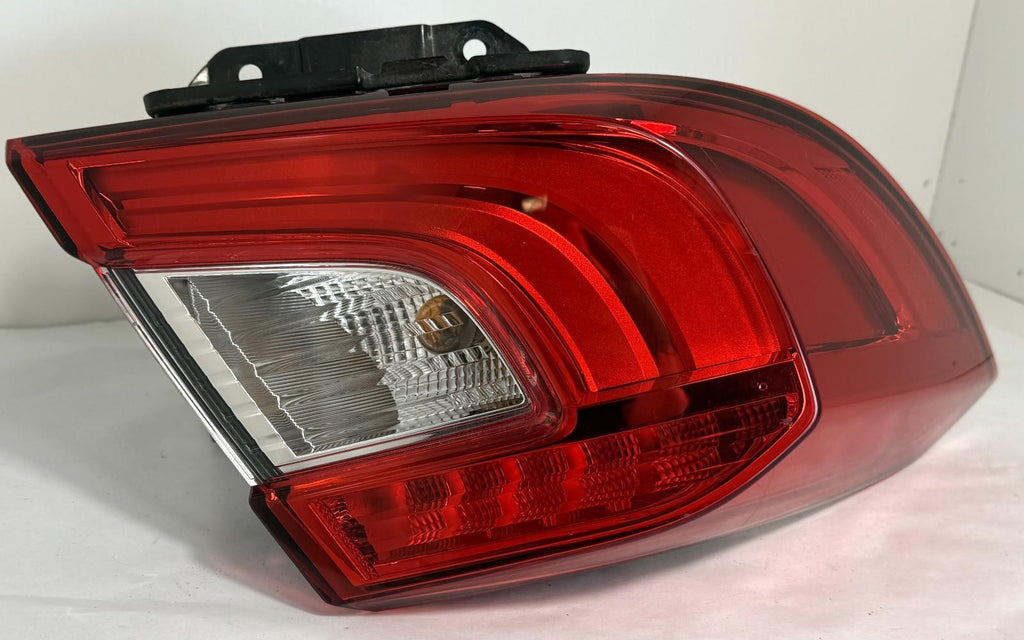 2018-2022 HONDA ACCORD TAILLIGHT LEFT SIDE QUARTER PANEL MOUNTED OEM
