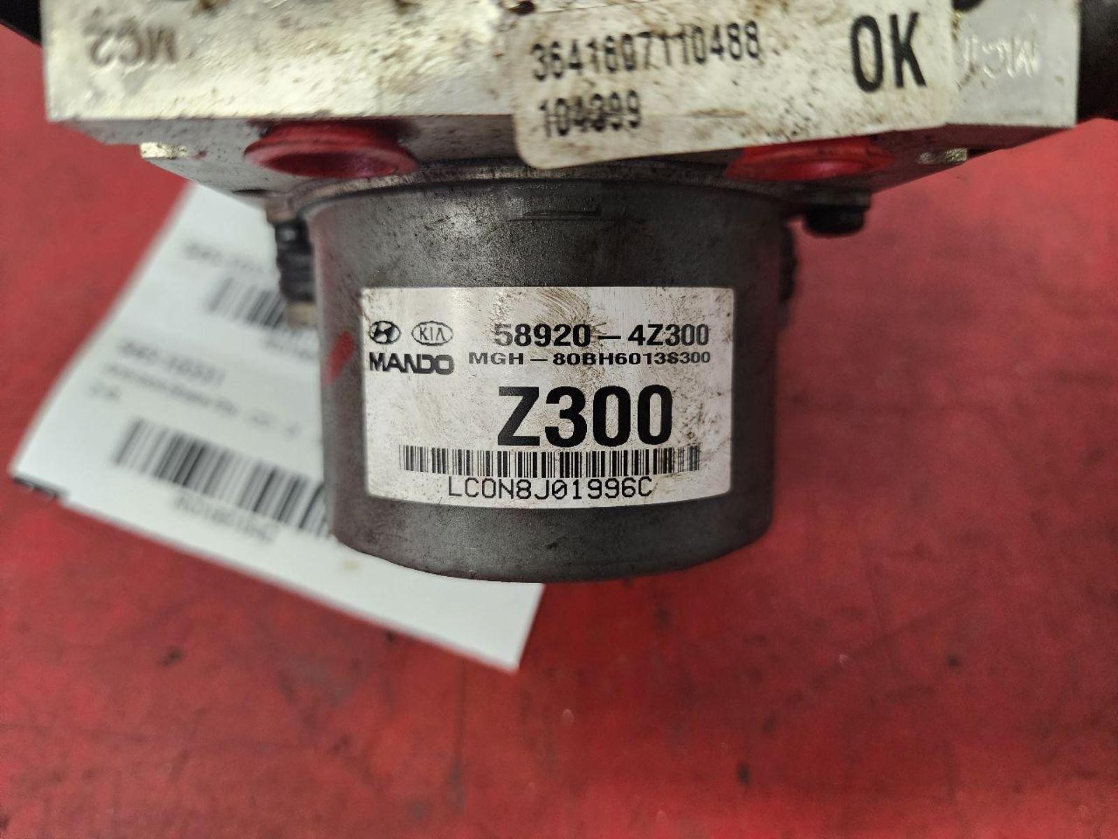 HYUNDAI SANTA FE Anti-Lock Brake Part (actuator and pump assembly), SWB (Sport