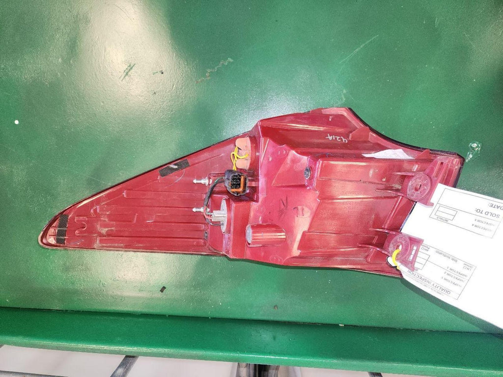 HYUNDAI SANTA FE L Taillight SWB (Sport), incandescent, quarter panel mounted,