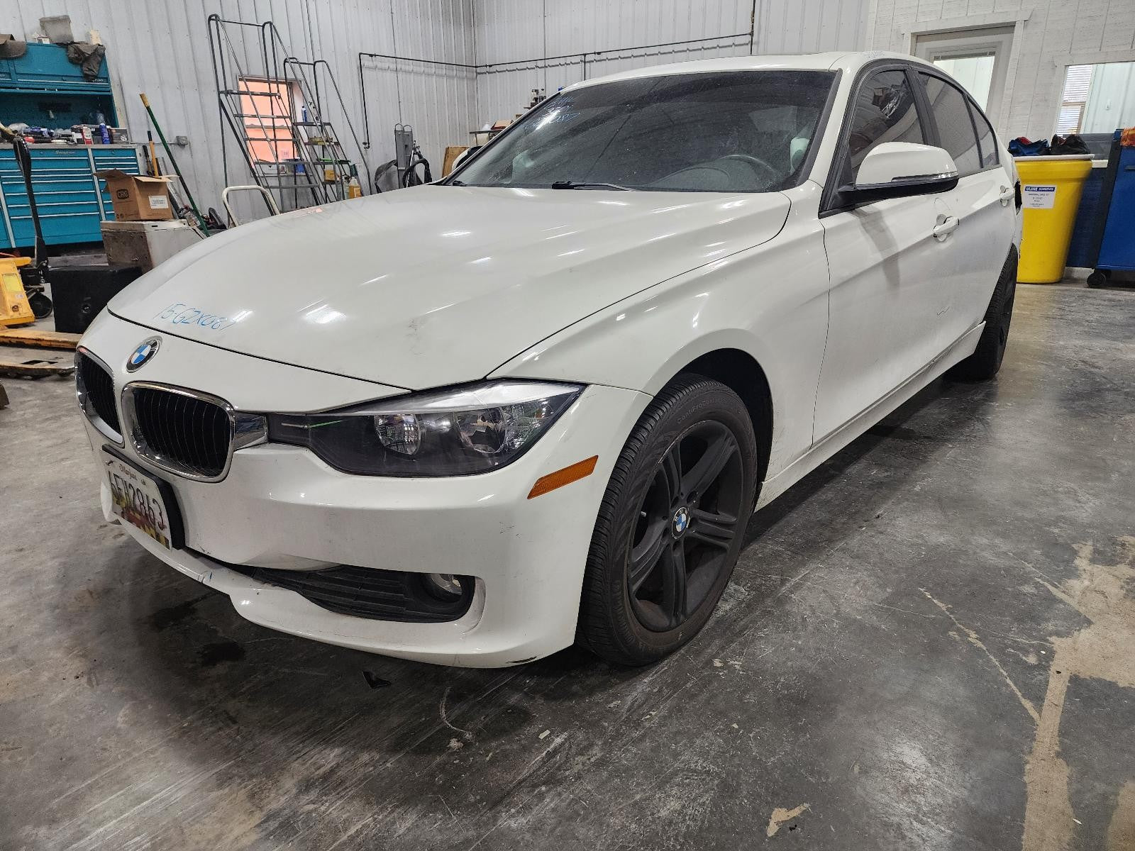 Used Right Headlight Assembly fits: 2015 Bmw 320I Sdn w/o xenon Right Grade A
