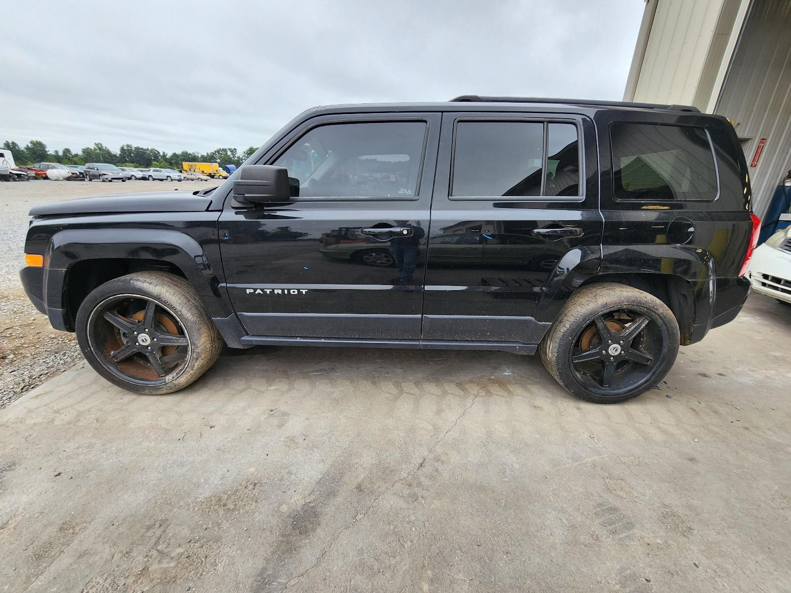 Used Transfer Case Assembly fits: 2016 Jeep Patriot AT 6 speed Grade B