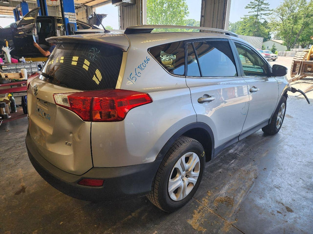 Used Right Door Mirror fits: 2015 Toyota Rav4 Power gasoline w/o turn signal Rig
