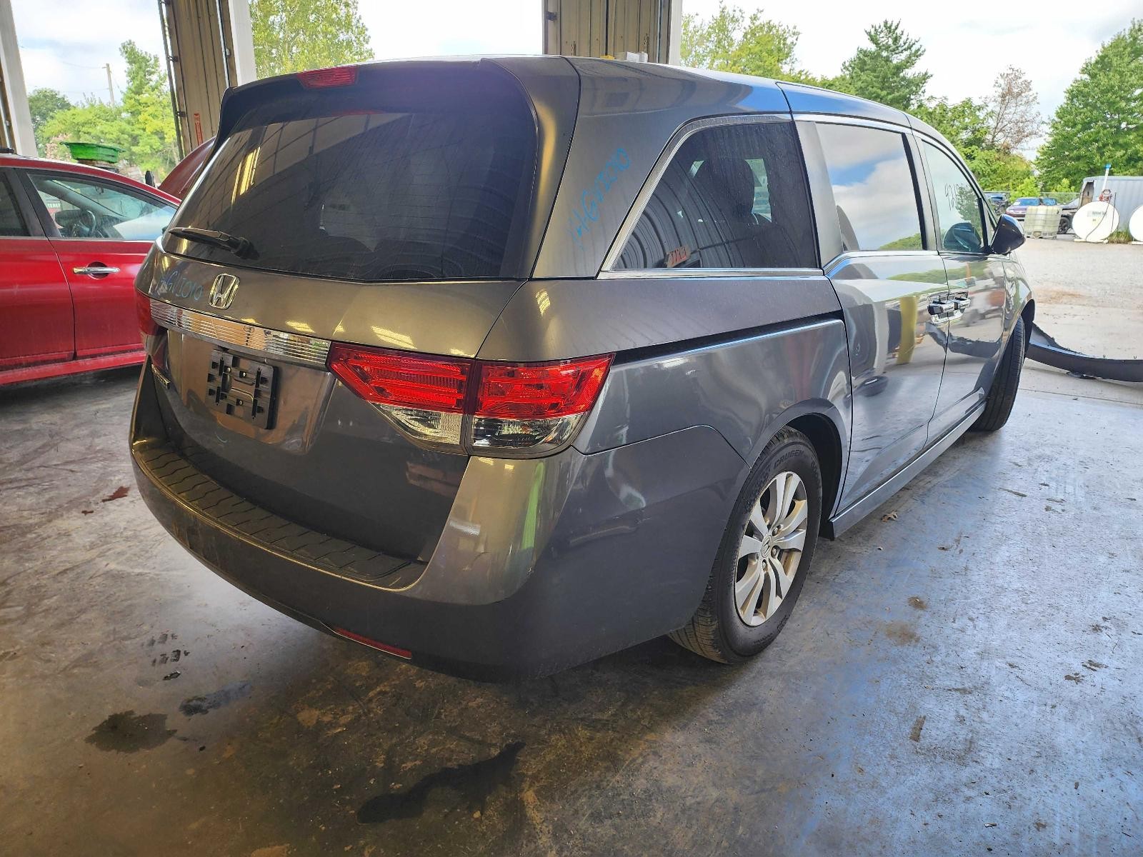 Used Engine Coolant Reservoir fits: 2014 Honda Odyssey  Grade A