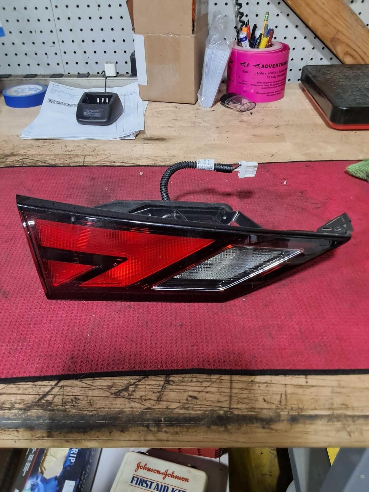 Used Left Tail Light Assembly fits: 2024 Nissan Sentra decklid mounted Left Grad