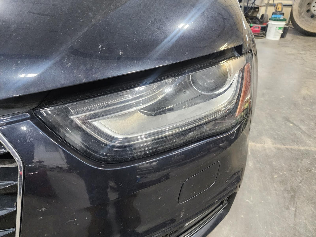Used Left Headlight Assembly fits: 2014 Audi A4 xenon HID self adjusting opt 8Q3