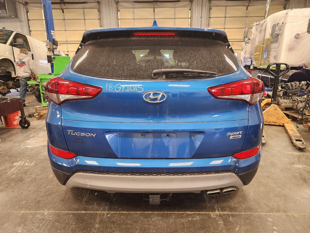 Used Front Center Interior Rear View Mirror fits: 2018 Hyundai Tucson w/o garage