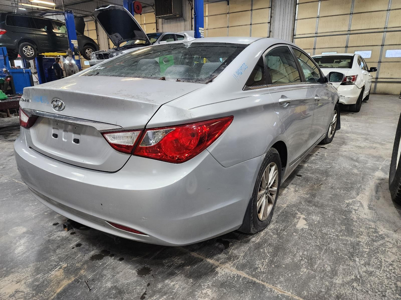 Used Right Door Mirror fits: 2011 Hyundai Sonata Power VIN C 8th digit Canada ma