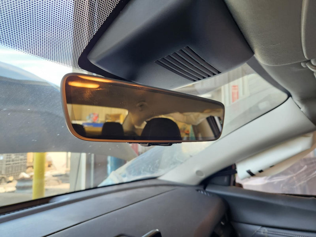 Used Front Center Interior Rear View Mirror fits: 2022 Nissan Sentra w/o automat