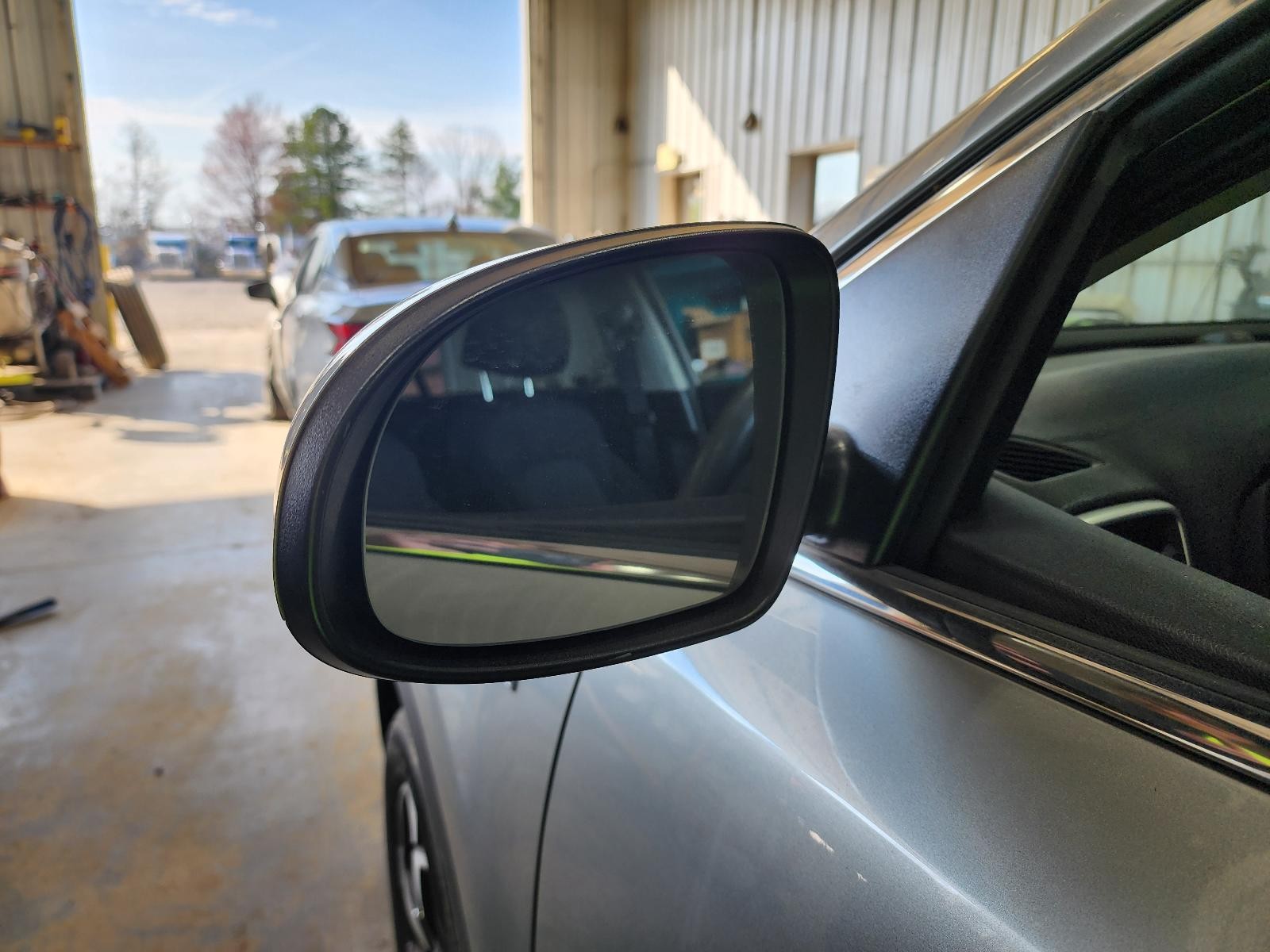 Used Left Door Mirror fits: 2020 Kia Sportage power w/o turn signal w/o heated L