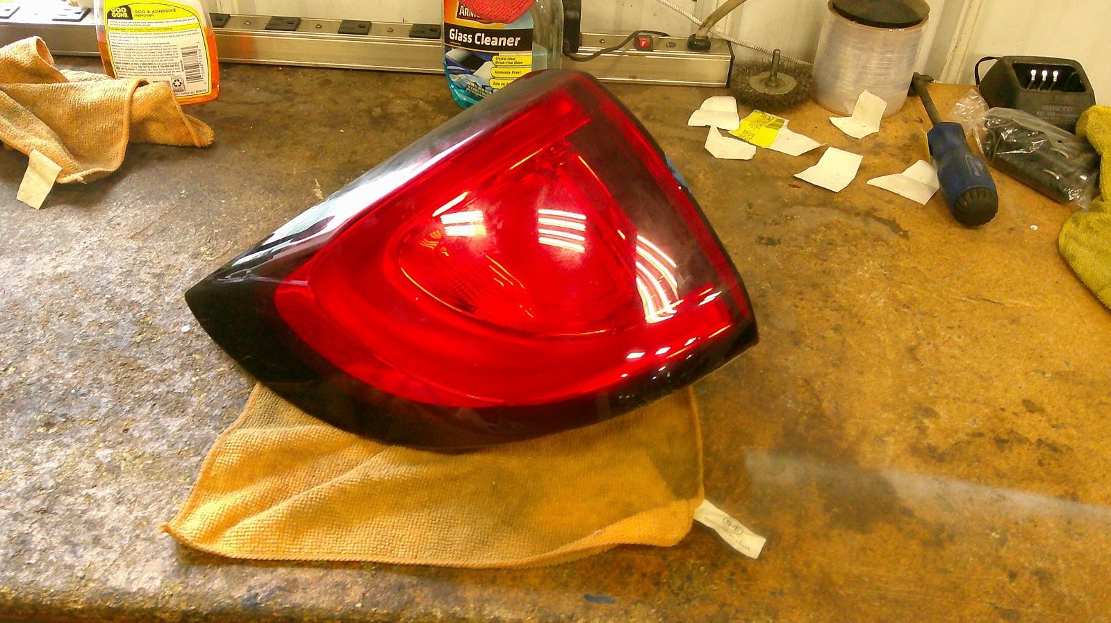Used Right Tail Light Assembly fits: 2020 Chrysler Pacifica LED lamps quarter pa
