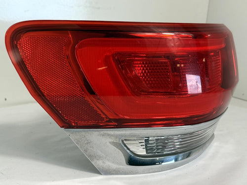 2014-2021 JEEP GRAND CHEROKEE TAILLIGHT LEFT SIDE QUARTER MOUNTED OEM