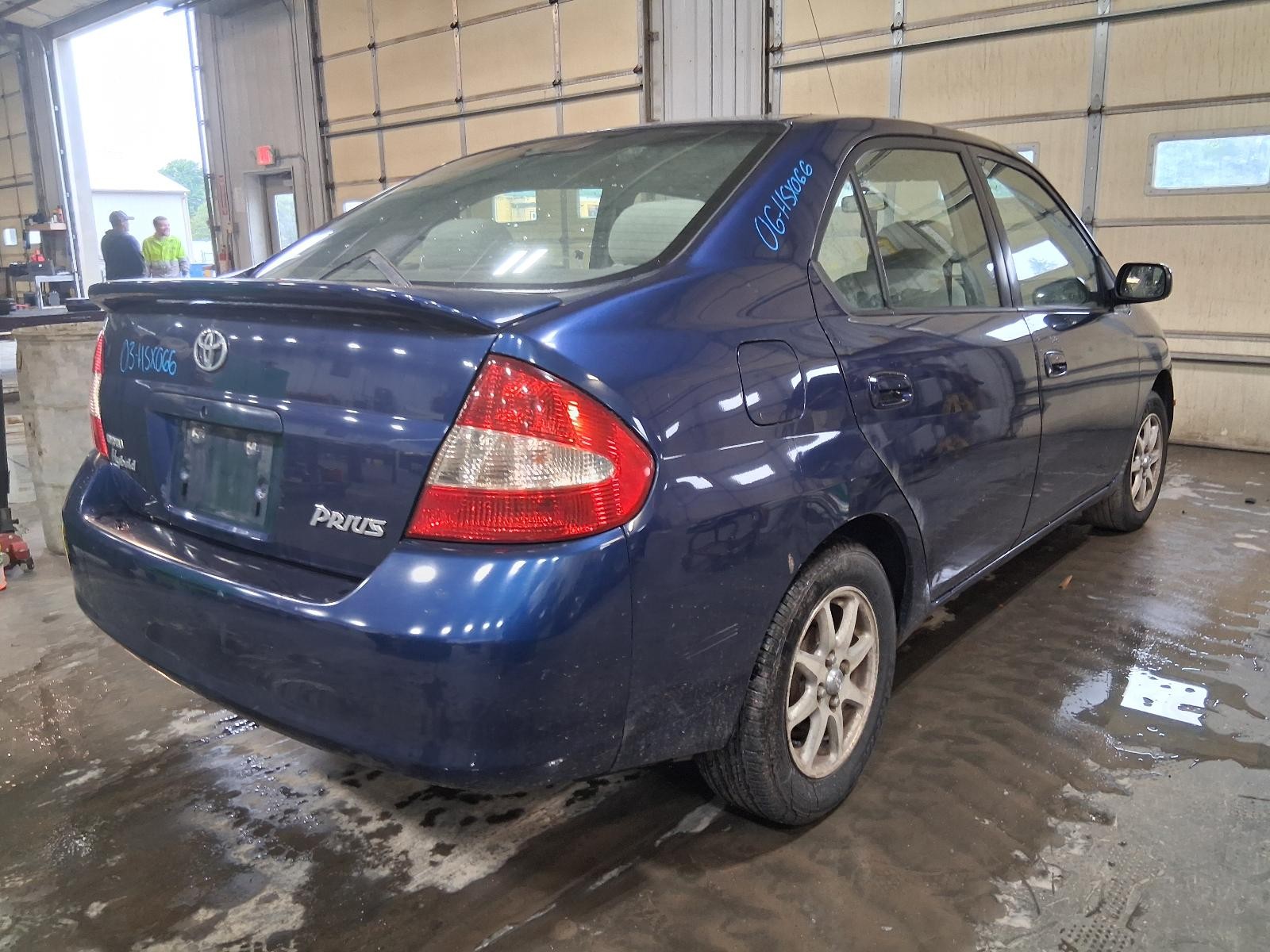 Used Air Cleaner Assembly fits: 2003 Toyota Prius  Grade A