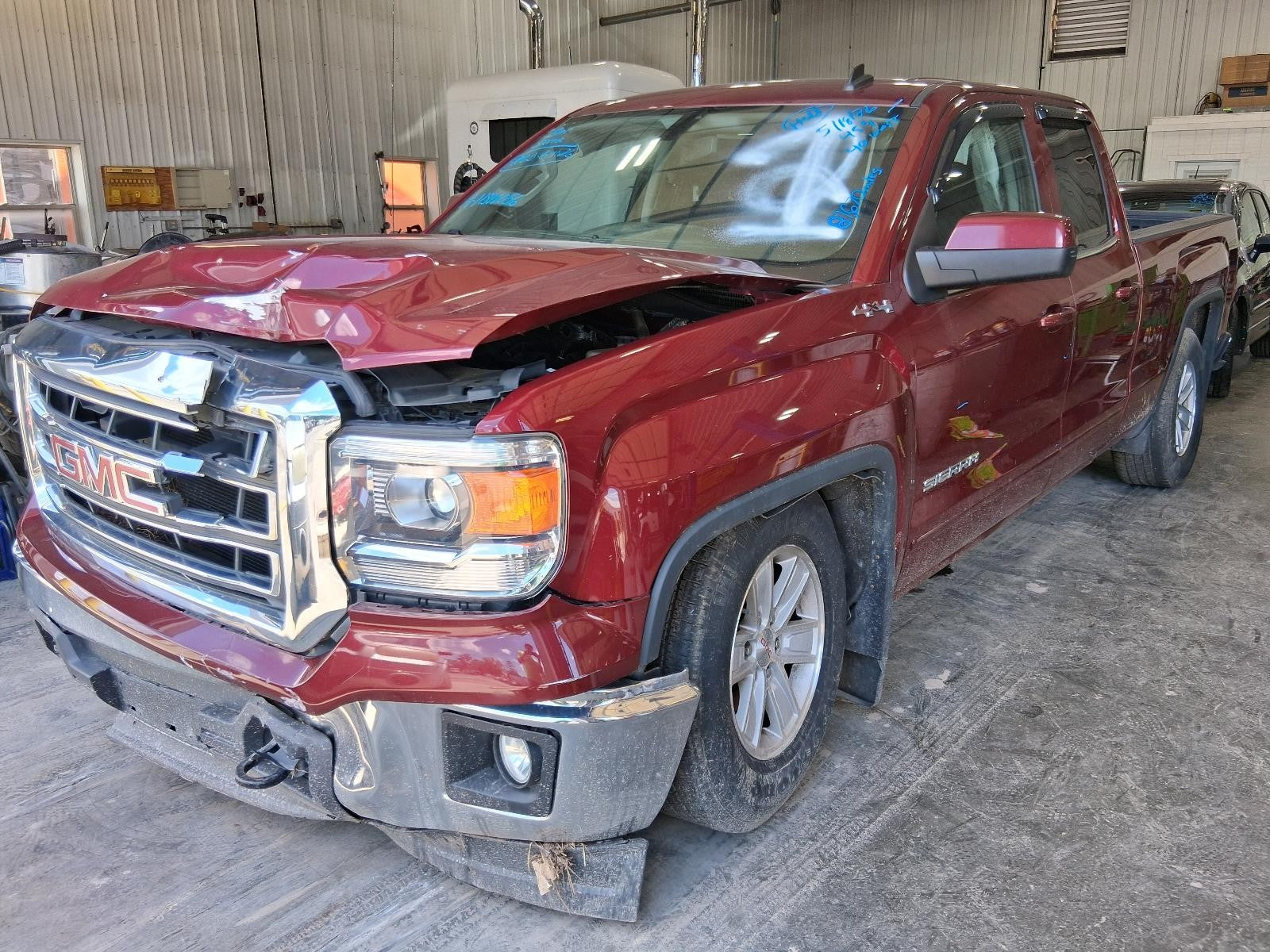 Used Air Cleaner Assembly fits: 2014 Gmc Sierra 1500 pickup  Grade A