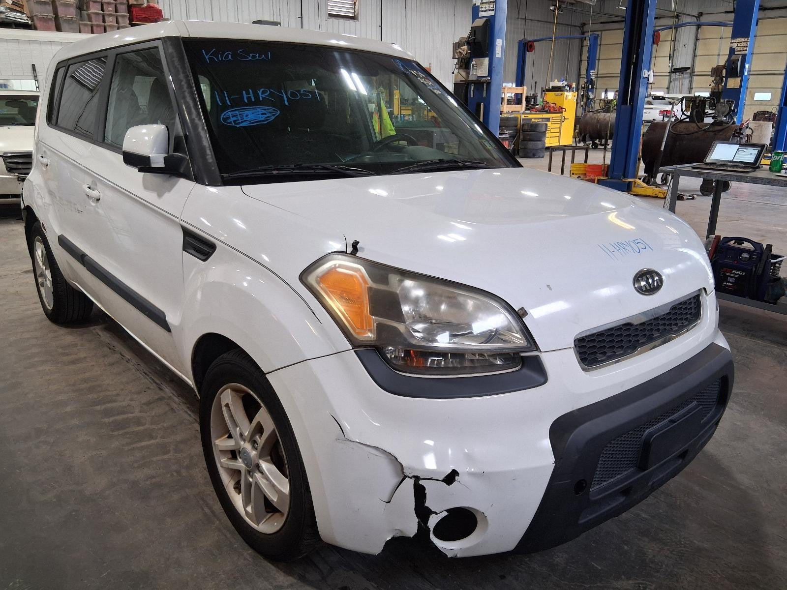 Used Air Cleaner Assembly fits: 2011 Kia Soul 2.0 Grade A
