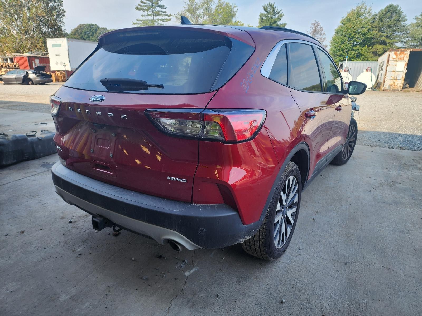 Used Rear Left Drive Axle Shaft fits: 2020 Ford Escape rear AWD Rear Left Grade