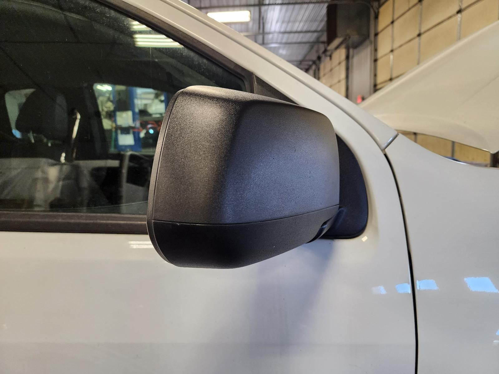 Used Right Door Mirror fits: 2016 Chevrolet Colorado manual mirror opt DBI Right