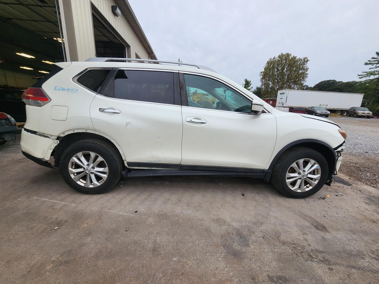 Used Left Headlight Assembly fits: 2016 Nissan Rogue VIN 5 1st digit USA built h