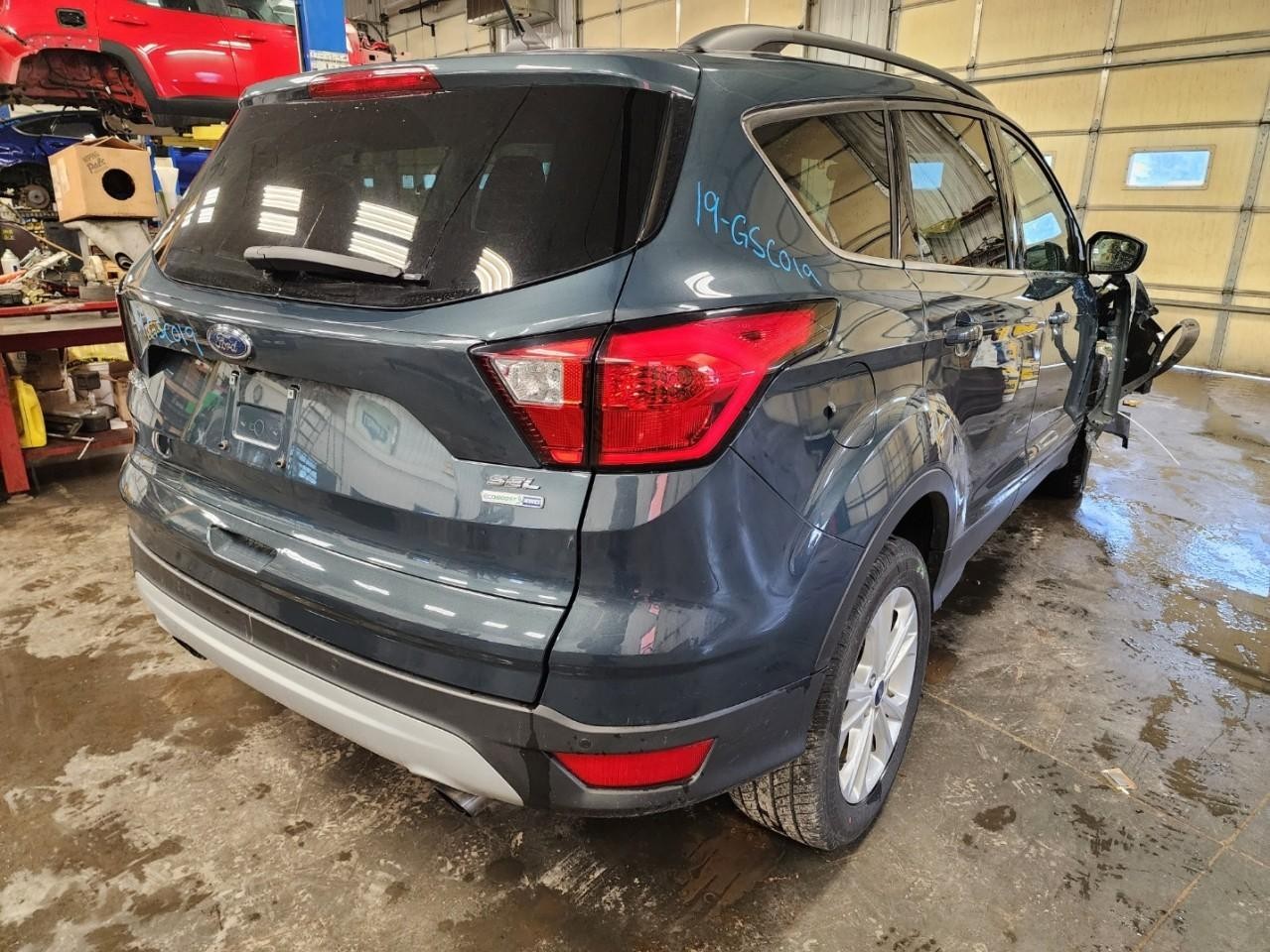 Used Wheel fits: 2019 Ford Escape 17x7-1/2 TPMS aluminum Grade A