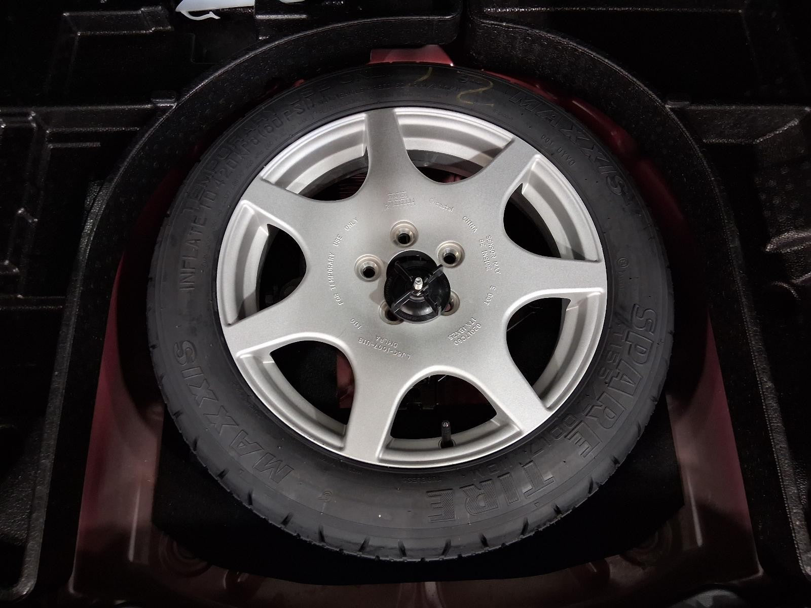 Used Wheel fits: 2022 Ford Escape 17x4 aluminum Grade A