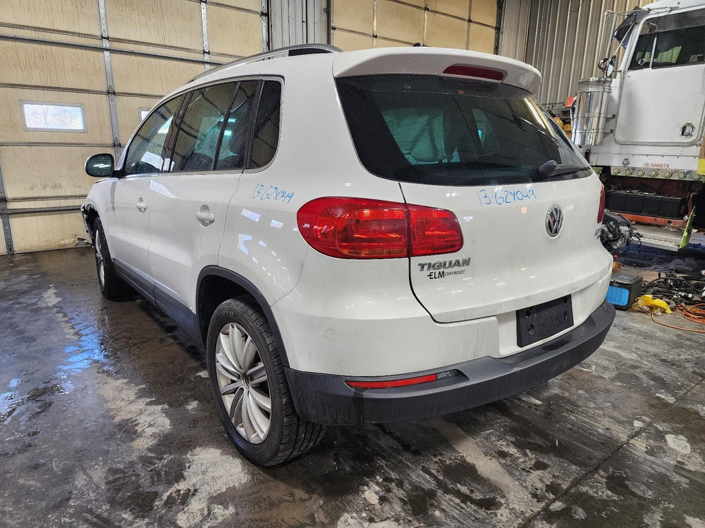 Used Left Door Mirror fits: 2013 Volkswagen Tiguan Power heated manual folding o
