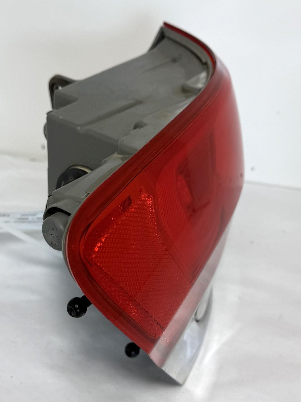 2014-2021 JEEP GRAND CHEROKEE TAILLIGHT LEFT SIDE QUARTER MOUNTED OEM
