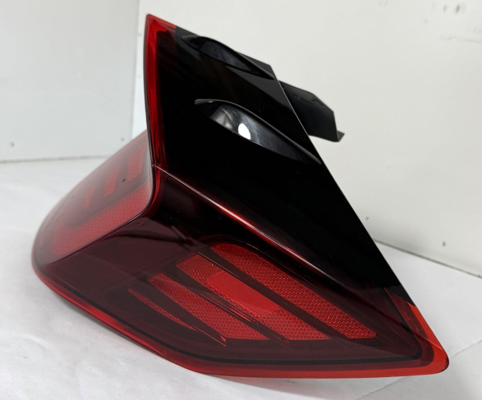 2020-2022 HYUNDAI SONATA TAILLIGHT RIGHT PASSENGER SIDE OEM