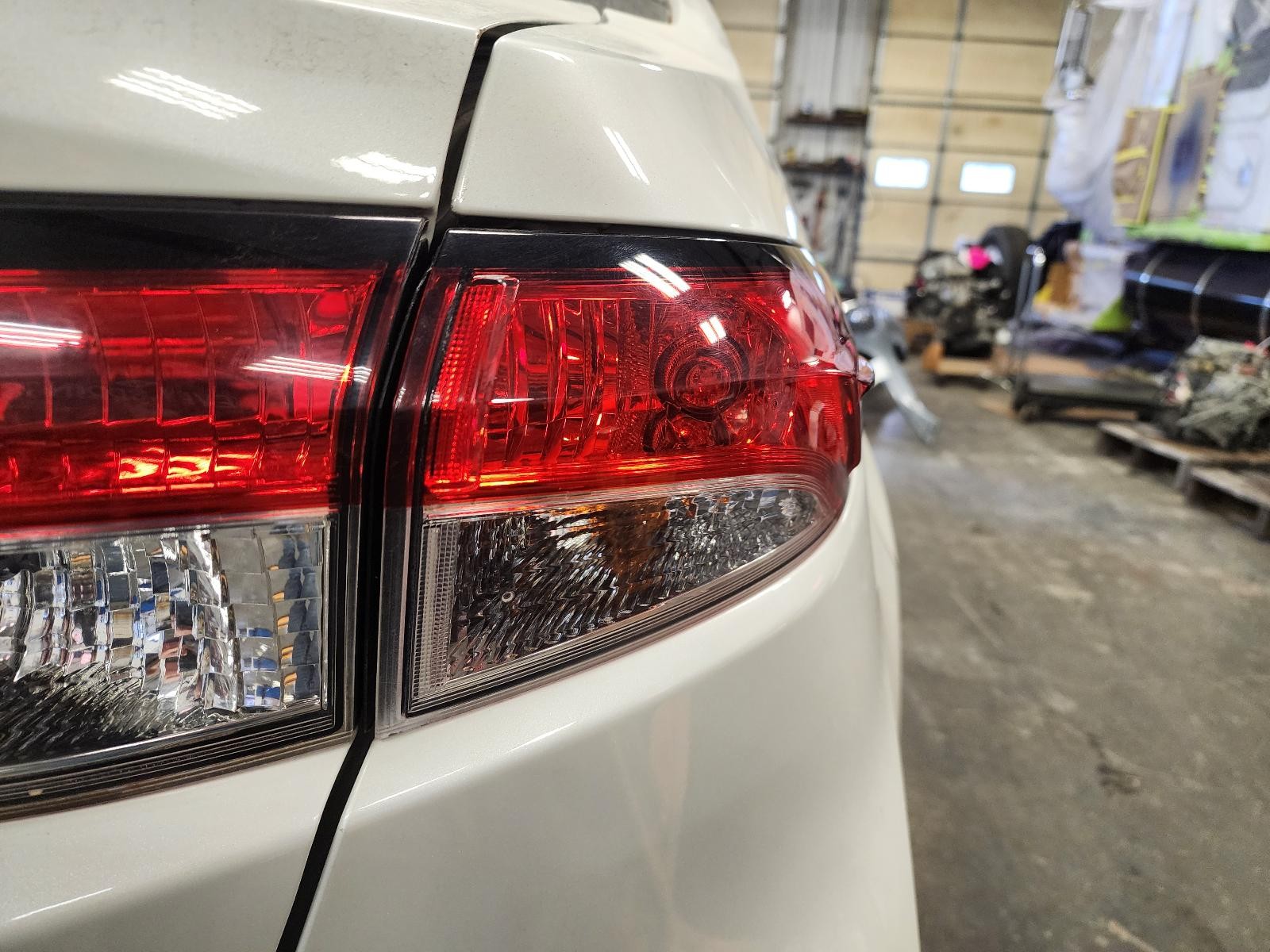 Used Right Tail Light Assembly fits: 2020 Toyota Corolla Sedan quarter panel mou