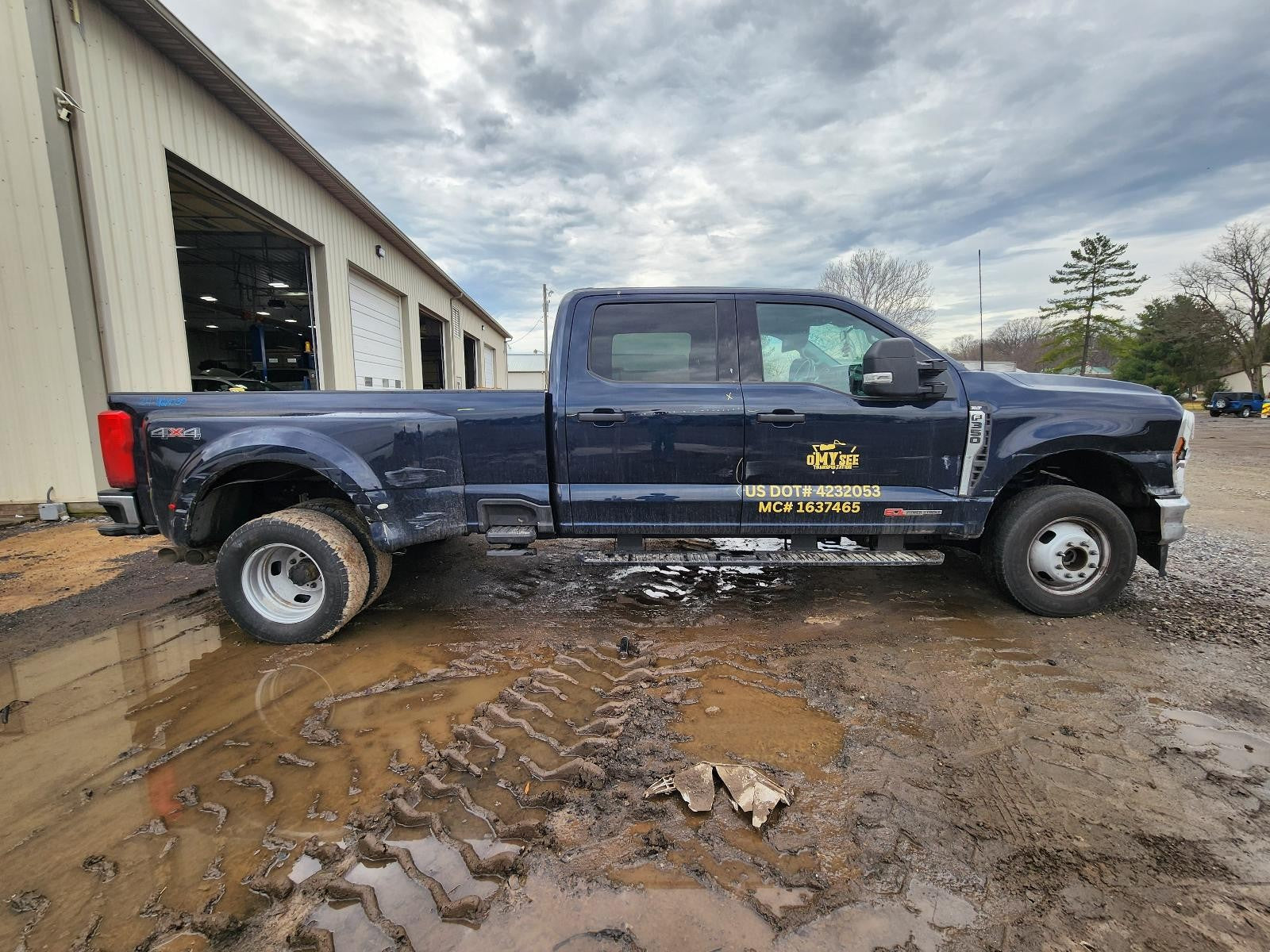 Used Seat Rear fits: 2024 Ford F350SD PICKUP  Grade A