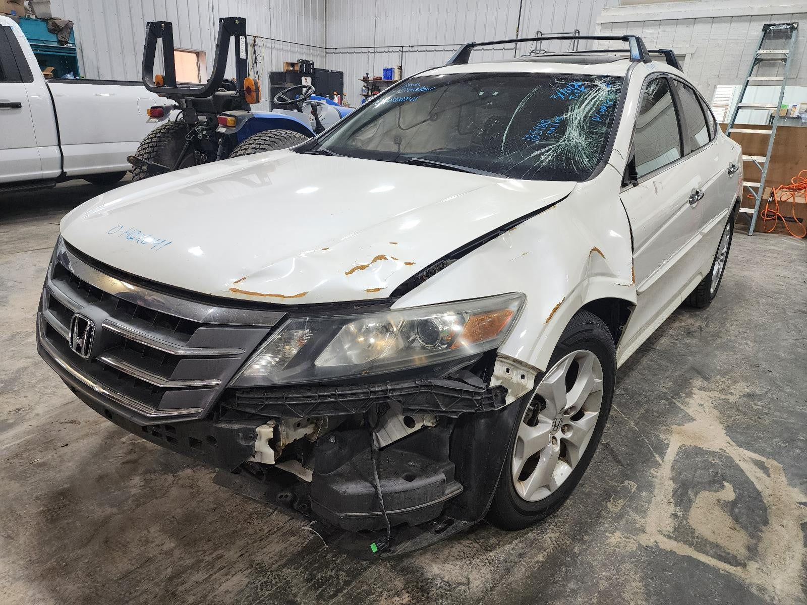 Used Air Cleaner Assembly fits: 2010 Honda Crosstour 3.5 Grade A