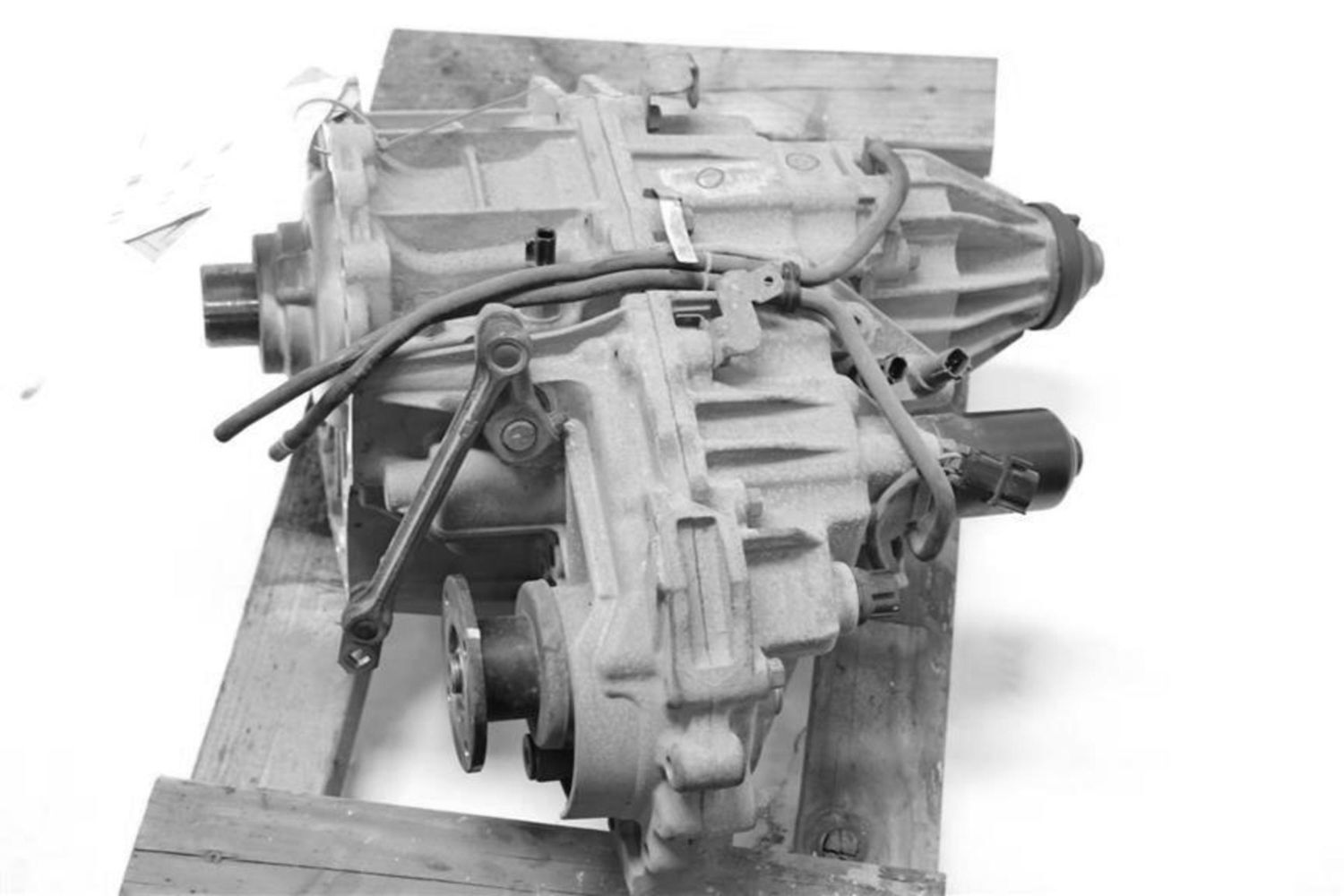Used Transfer Case Assembly fits: 2005 Nissan Armada  Grade C
