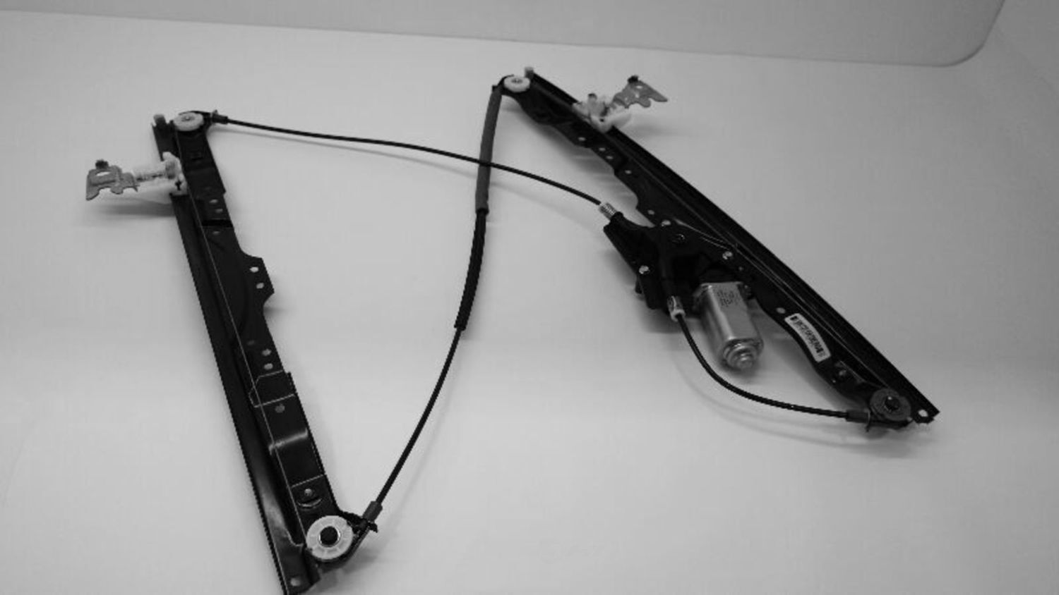 Used Front Right Door Window Regulator Front fits: 2005 Nissan Armada electric F