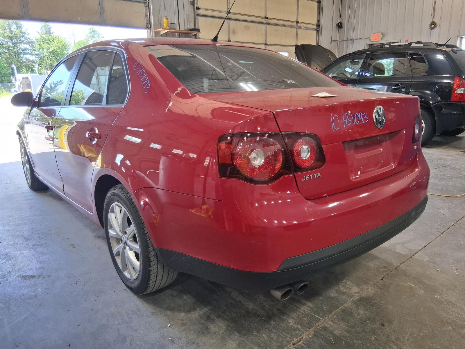 Used Steering Column fits: 2010 Volkswagen Jetta Floor Shift VIN K 8th digit Gra