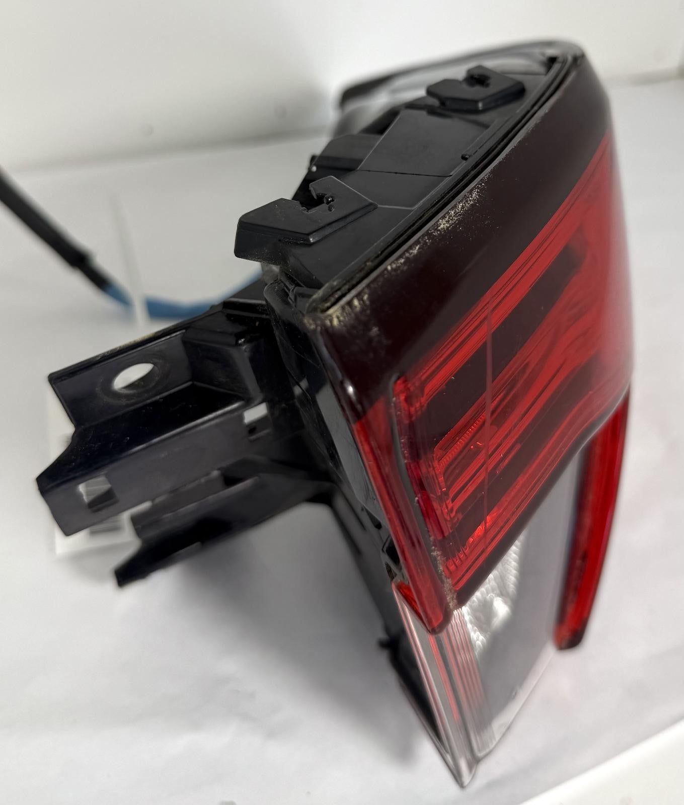 2016-2019 LEXUS RX450H TAILLIGHT LEFT SIDE QUARTER MOUNTED OEM