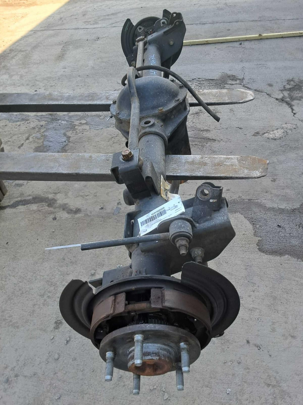 Used Rear Axle Assembly Rear fits: 2016 Jeep Wrangler Dana 44 LHD 3.21 ratio w/l