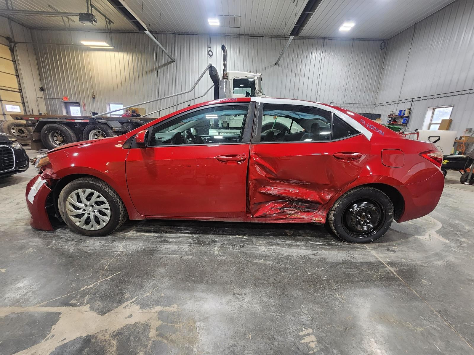 Used Front Right Seat Front fits: 2019 Toyota Corolla bucket air bag manual clot