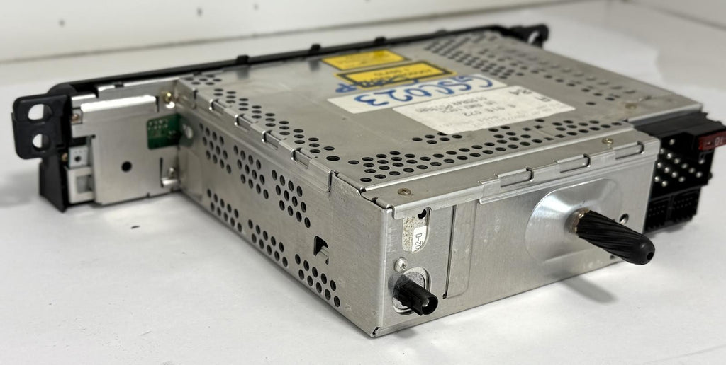 2002-2006 BMW 330i E46 AM FM RADIO STEREO CD PLAYER OEM 65126919072
