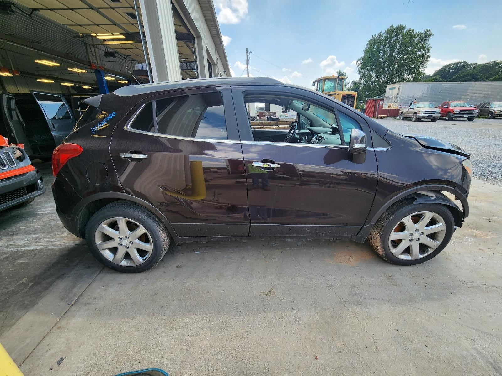 Used Left Door Mirror fits: 2014 Buick Encore Power w/blind spot alert opt UFT w