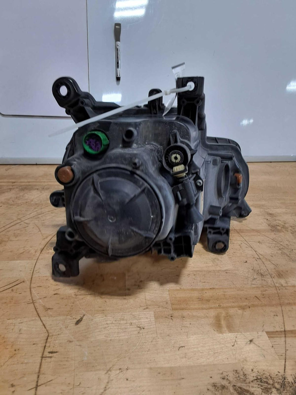 Used Right Headlight Assembly fits: 2014 Jeep Cherokee halogen projector Right G