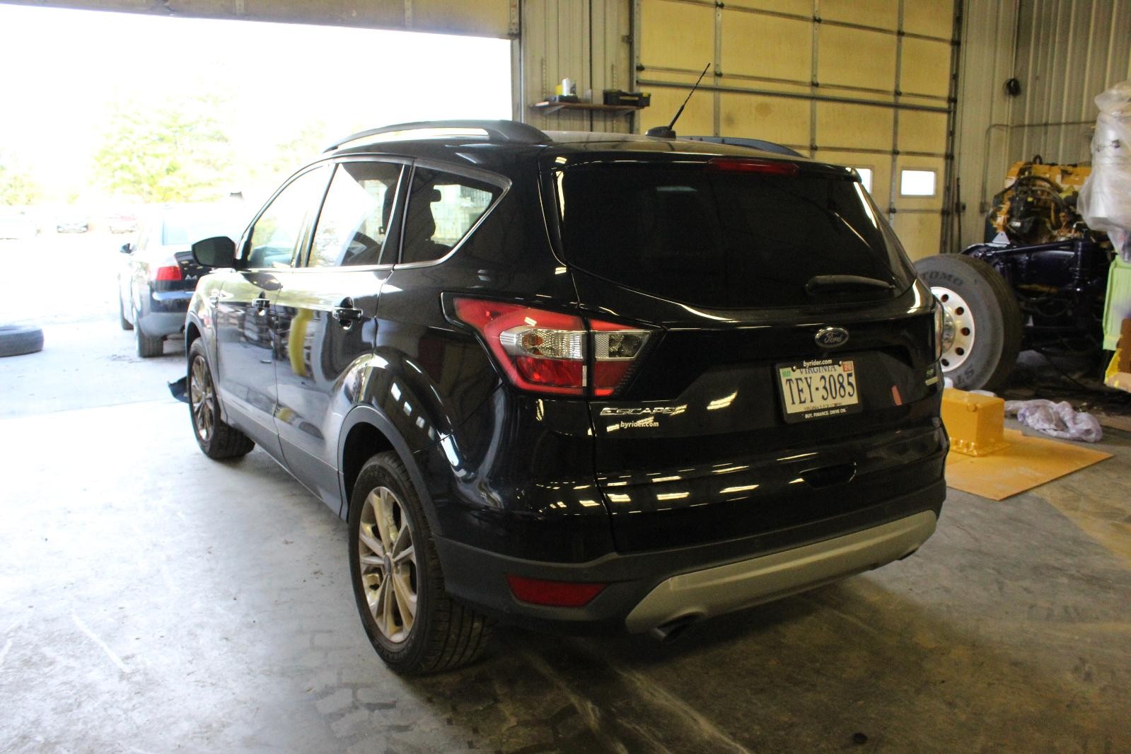 Used Left Tail Light Assembly fits: 2018 Ford Escape quarter panel mounted brigh