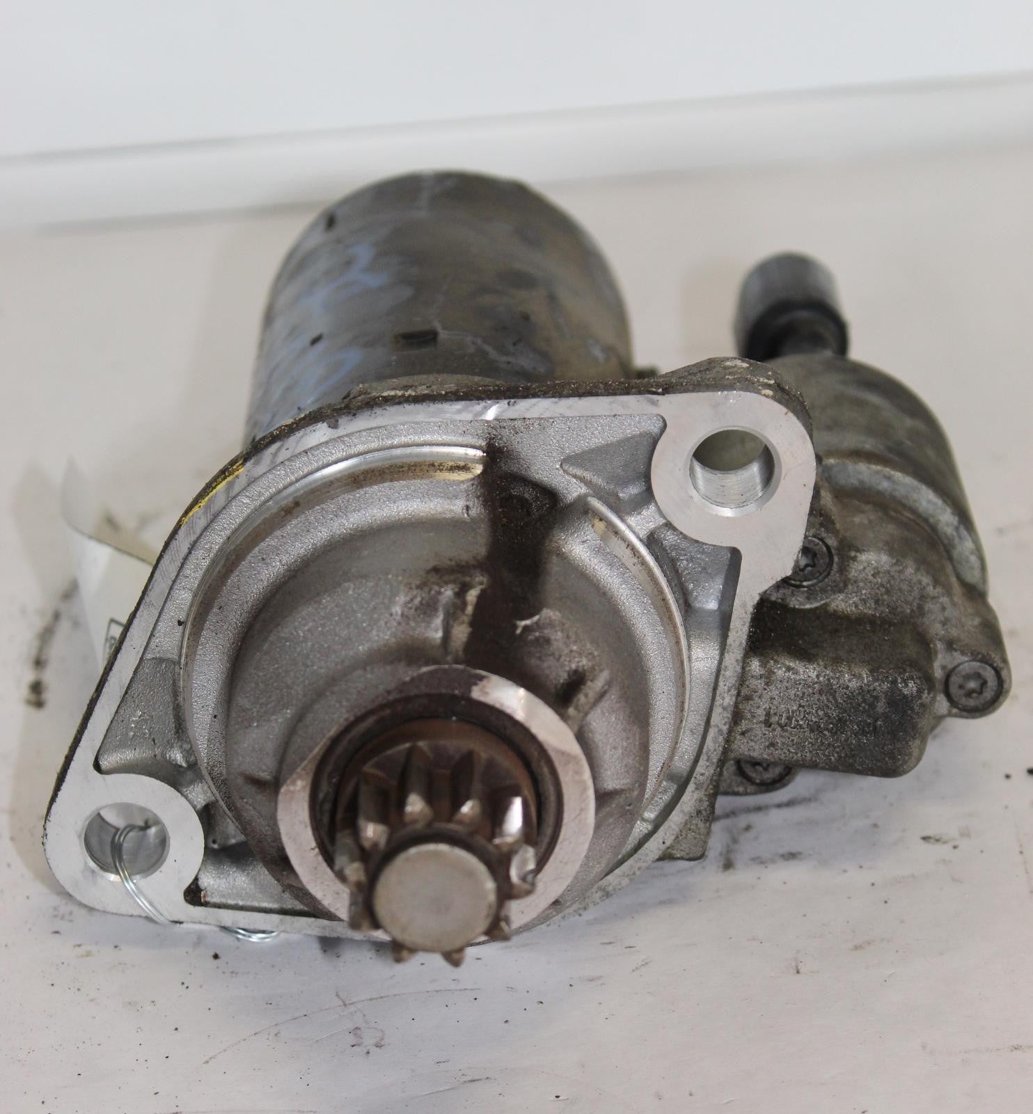VOLKSWAGEN PASSAT Starter Motor 2.5L, AT 12 13 14