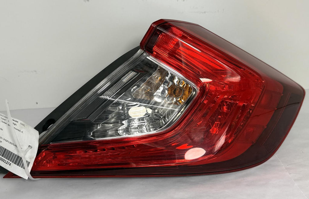Used Right Tail Light Assembly fits: 2020 Honda Civic Sedan quarter mounted Righ