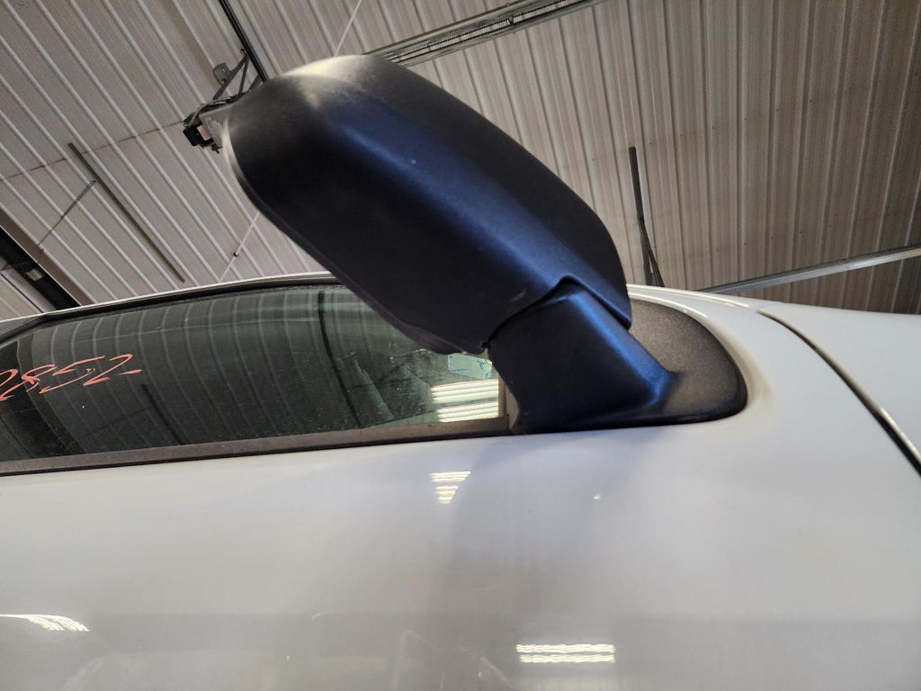 Used Right Door Mirror fits: 2016 Chevrolet Colorado manual mirror opt DBI Right
