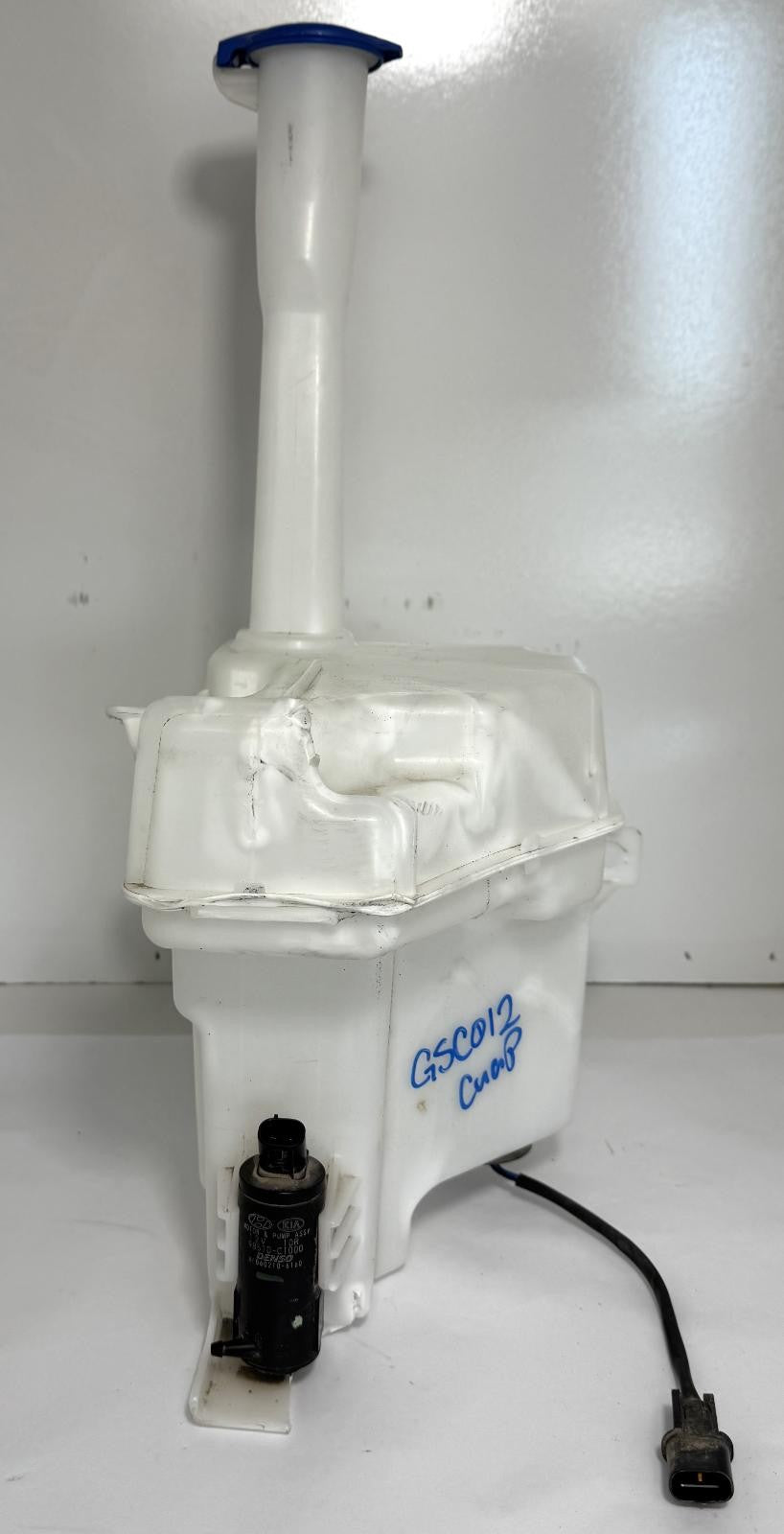Used Washer Fluid Reservoir fits: 2015 Hyundai Sonata 1.6L turbo US market Grade